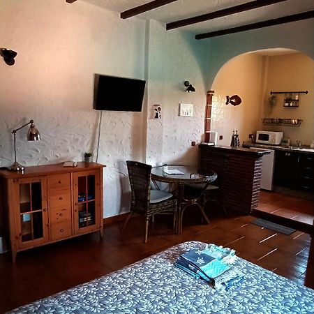 Bed and Breakfast Cortijo Petra Villanueva del Rosario Екстер'єр фото