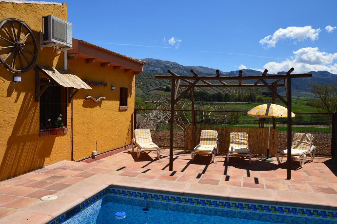 Bed and Breakfast Cortijo Petra Villanueva del Rosario Екстер'єр фото